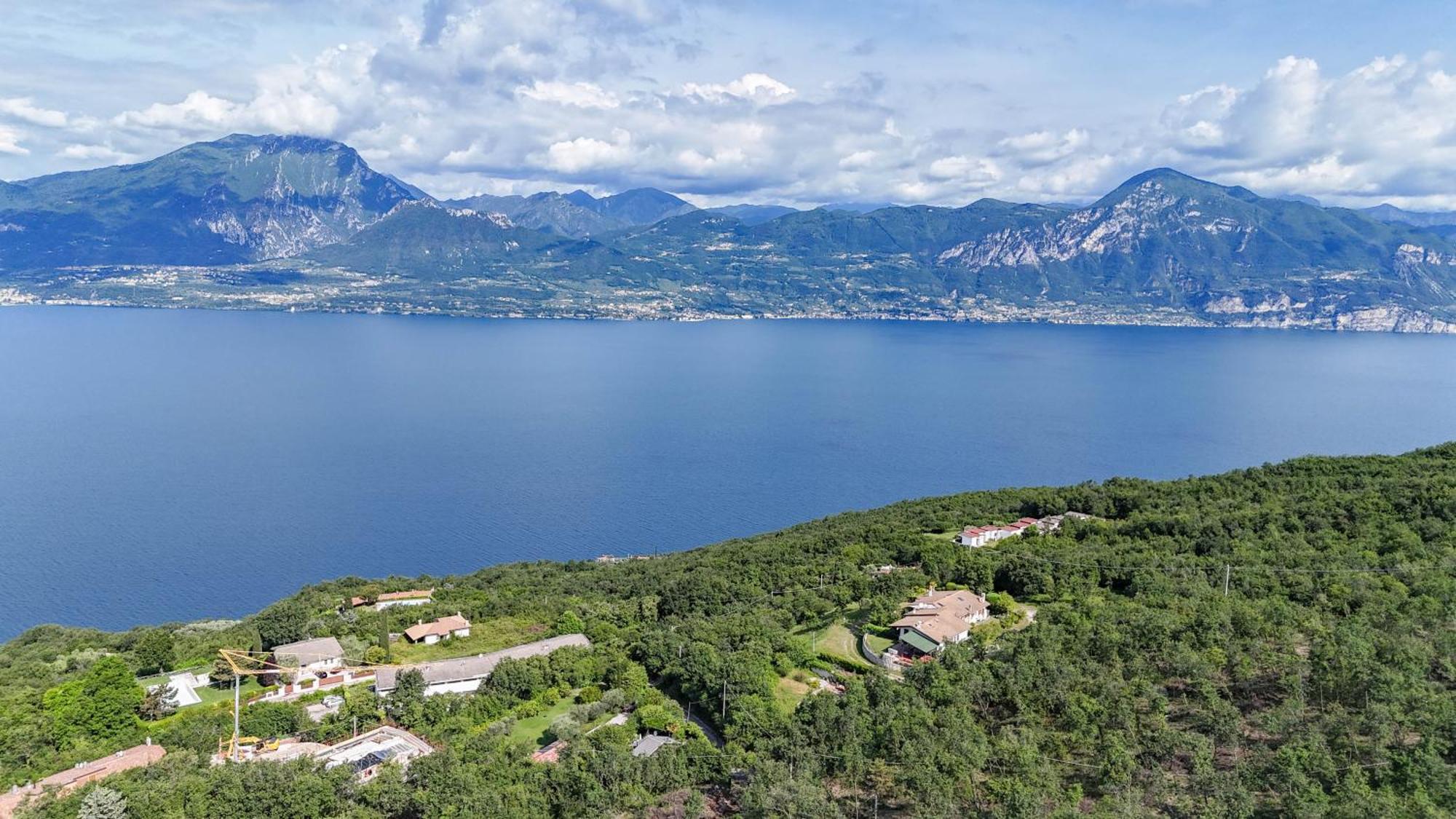 Апартаменты Garda Panoramic House Альбизано Экстерьер фото