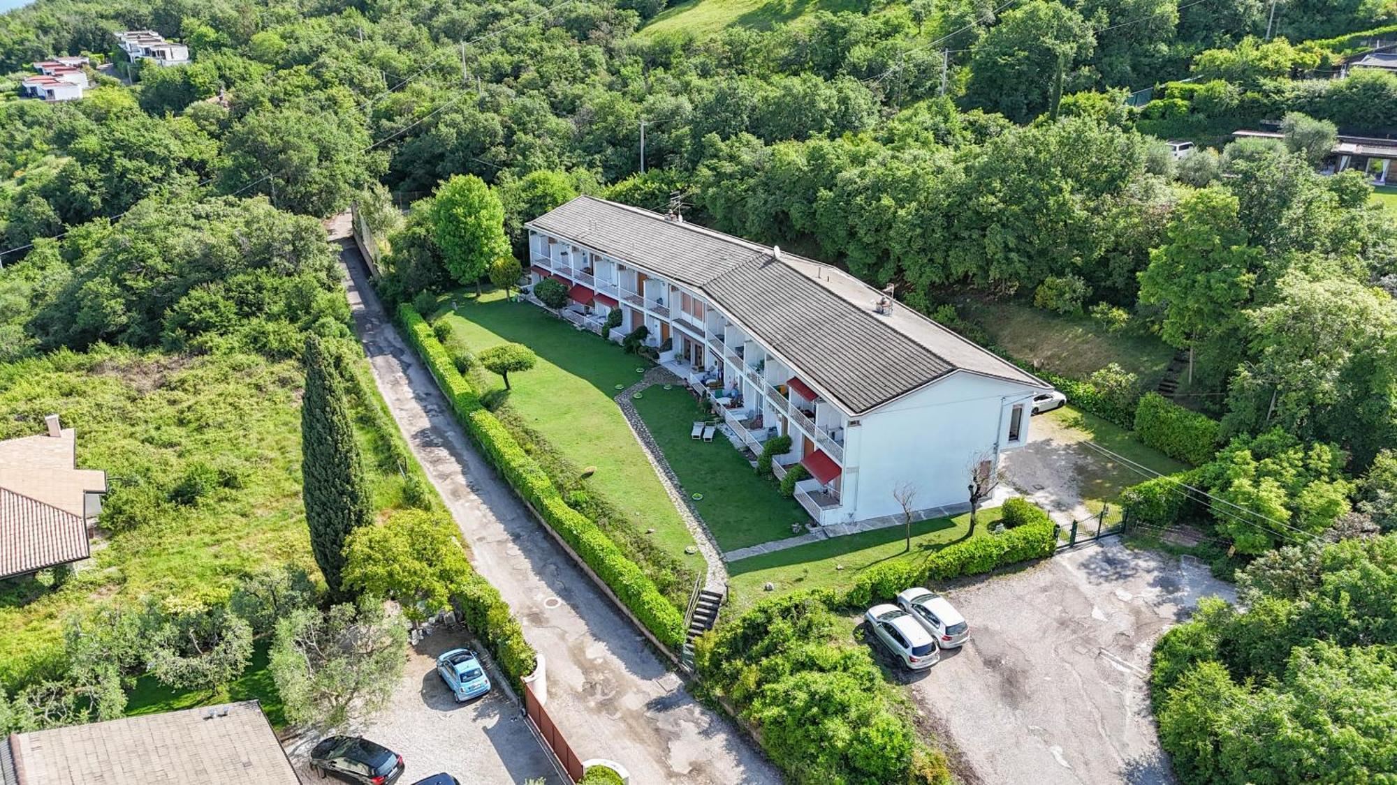 Апартаменты Garda Panoramic House Альбизано Экстерьер фото